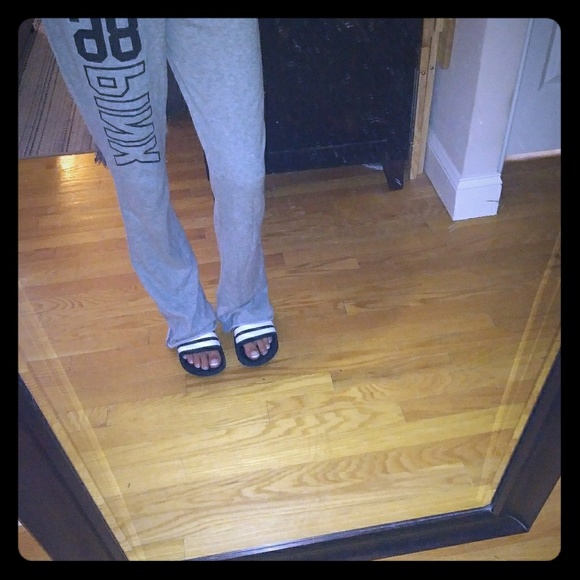 PINK Victoria's Secret Sweatpants - Picture 1 of 8